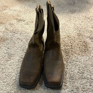 Ariat Rambler Cowboy Boots, size 9.5, worn twice!!
